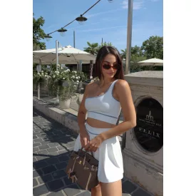 Queen Ecru Skorts